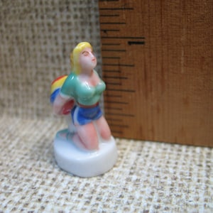 Pin ups Pinup BEAUTIES Glamour Girls vintage model woman beach French Feve Feves Figurine Dollhouse Miniature K71