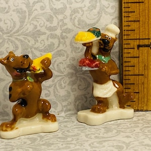 2 SCOOBY DOO  Scoobydoo figures Cartoon Dog Scooby Snacks  French Feve Feves Porcelain Figurine Dollhouse Miniatures V329