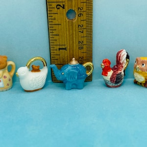 Tiny ANIMAL TEAPOTS Bear Cat Dove Elephant Rooster Owl Kitchen Teapot Mini decor French Feve Feves Porcelain Figurine Dollhouse Miniature T1