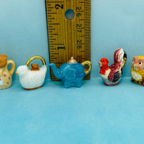Tiny ANIMAL TEAPOTS Bear Cat Dove Elephant Rooster Owl Kitchen Teapot Mini decor French Feve Feves Porcelain Figurine Dollhouse Miniature T1