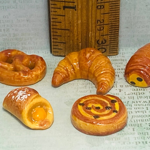 Traditional French Dessert Pastries Chocolate Croissant Pretzel Pain Aux Raisin Apricot - Feve Feves Porcelain Dollhouse Miniatures DD111