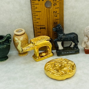 Ancient Celtic Gaul & Roman Artifacts Museum Art Sculpture Statue Vase - French Feve Feves Porcelain Figurines Dollhouse Miniatures X108