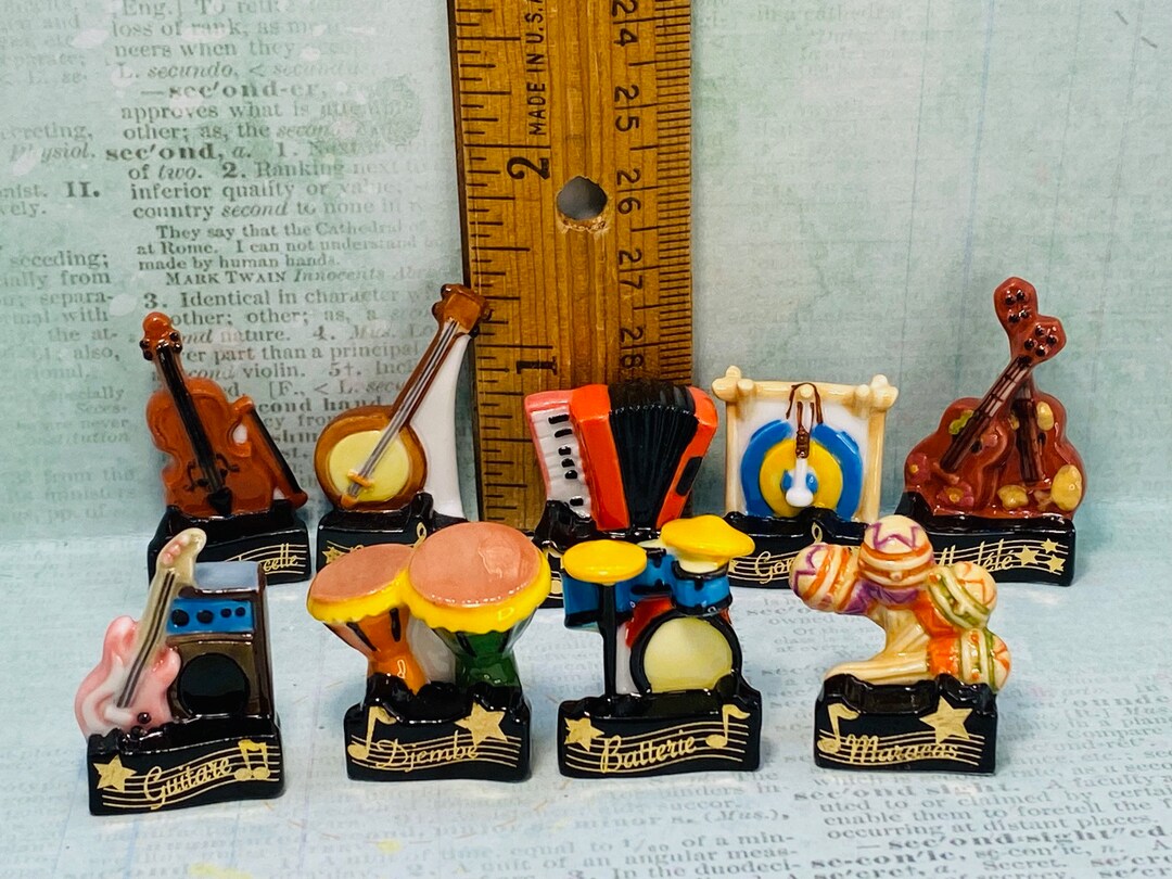 Tiny Musical Instruments Violin Gong Accordion Djembe Drums Banjo 