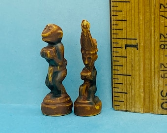 2 PRIMITIEVE KUNST Afrikaans Afrika Tribal standbeelden sculptuur etnische figuur Museum Franse Feve Feves porseleinen poppenhuisminiaturen HH40
