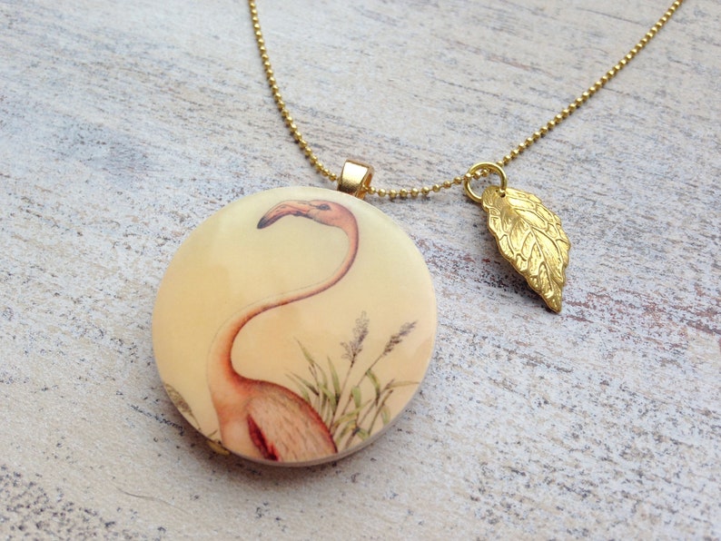 Flamingo & Leaf ᵀᴴᴱ ORIGINAL wooden pendant necklace image 3
