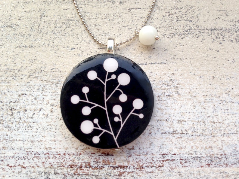 wood snowberries pendant blackwhite necklace