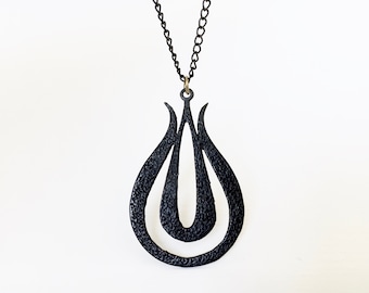 Collier chaîne pendentif fleur de lotus Art Déco noir mystique noir mat