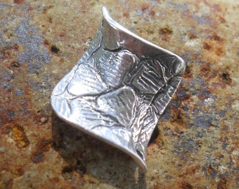 Sterling Silver Torqued Connector with Pattern (15 mm x 10 mm)