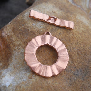 Rippled Solid Copper Toggle Clasp: 25mm Jewelry Closure