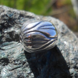 Elektrogeformte Sterlingsilber Perle: Handwerkliche Schmuckkomponente (18 mm x 16 mm)