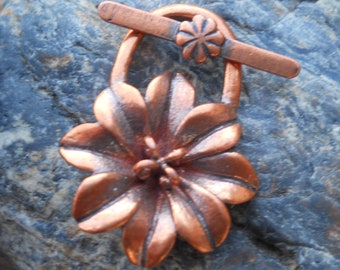 Solid Copper Flower Toggle, TL157LCU, Solid Copper Toggle Ring and Toggle Bar, Size: 24 mm x 18 mm or .94 inches x .70 inches.