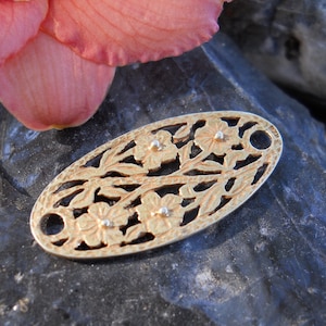 Vermeil Floral Connector with Two Holes (32 mm x 16 mm)