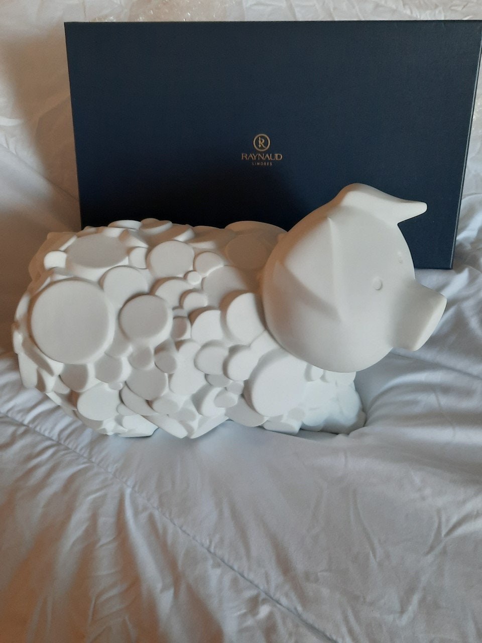 Porcelaine de Limoges Statue Cochon