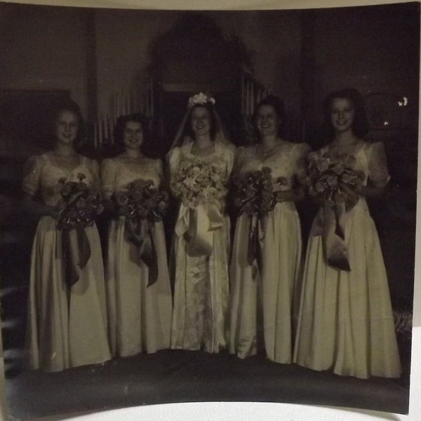 Vintage 1940s Wedding Photograph, Bride, Bridesmaids, Dresses Hairstyles, B&W