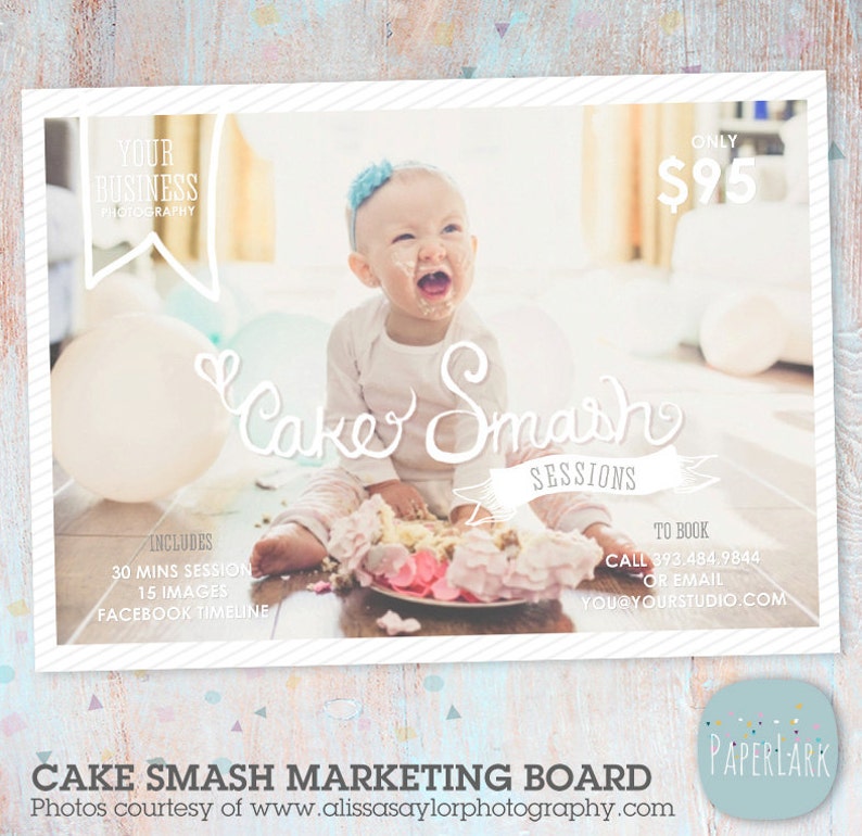 Puede incluir: Un tablero de marketing para sesiones de fotograf&iacute;a de "Cake Smash". El tablero presenta una foto de un beb&eacute; cubierto de pastel, con el texto "Cake Smash Sessions" y "95 &euro;". El tablero tambi&eacute;n incluye informaci&oacute;n sobre la sesi&oacute;n, como la duraci&oacute;n, la cantidad de im&aacute;genes incluidas y el precio.