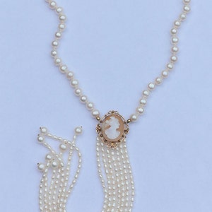 Hand-knotted pearl necklace with hand-carved antique shell cameo in gold edge, setting and 14 carat gold spring clasp image 2