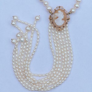 Hand-knotted pearl necklace with hand-carved antique shell cameo in gold edge, setting and 14 carat gold spring clasp image 3