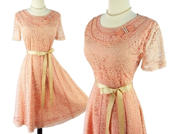Vintage 40s Dress S M ~ Pretty Peach Pink Lacey 1940s Fit & Flare Day Dress Flaring Skirt Nipped Waist Short Sleeve Pearl Brooch Triple Bow