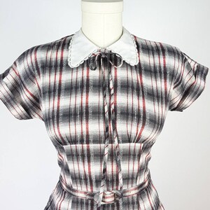 Vintage 1950s Dress S M White Red Black Plaid Fit & Flare Dress Fitted Shelf Bodice Wasp Waist Lace Trim Collar Tie Bow Cuffed Sleeves image 2