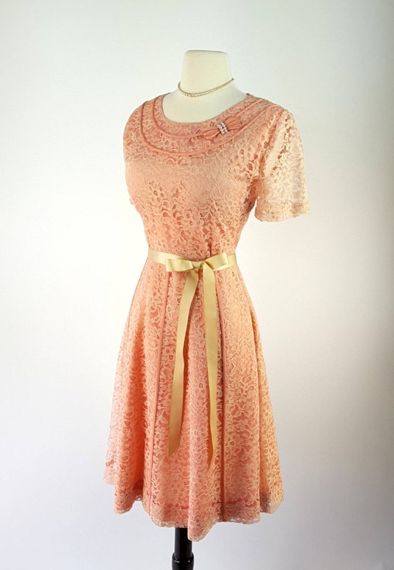 Vintage 40s Dress S M ~ Pretty Peach Pink Lacey 1… - image 8