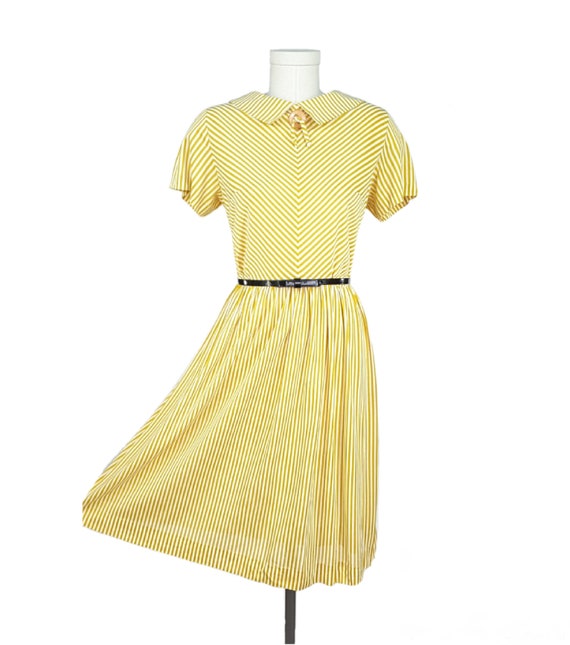 Vintage 1950s Dress M ~ Cheery 40s 50's Mustard Y… - image 4