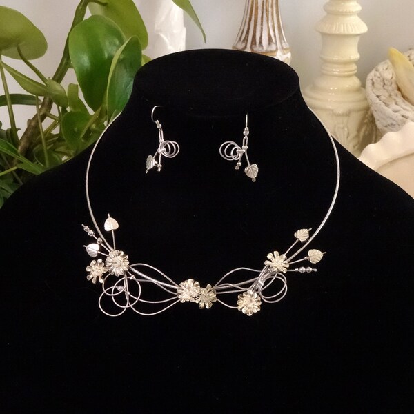 Silver flower, leaf, and wire necklace and Flower earrings. festival or bride necklace Wedding choker