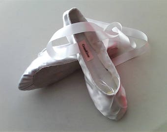 Pantoufles de ballet en satin blanc - Semelles pleines ou semelles fendues