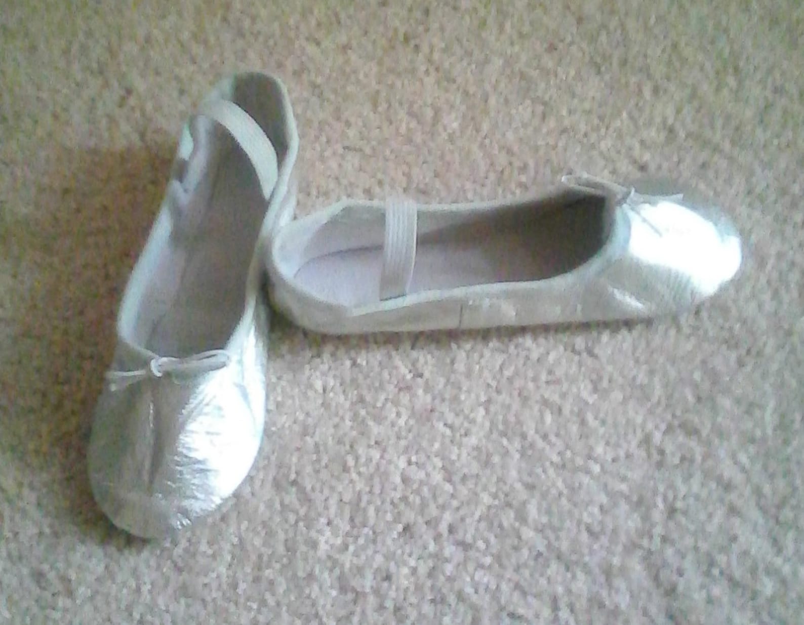 silver leather ballet slippers - full sole (children) various sizes for girls silver leather ballet slippers - full sole (children) various sizes for girls