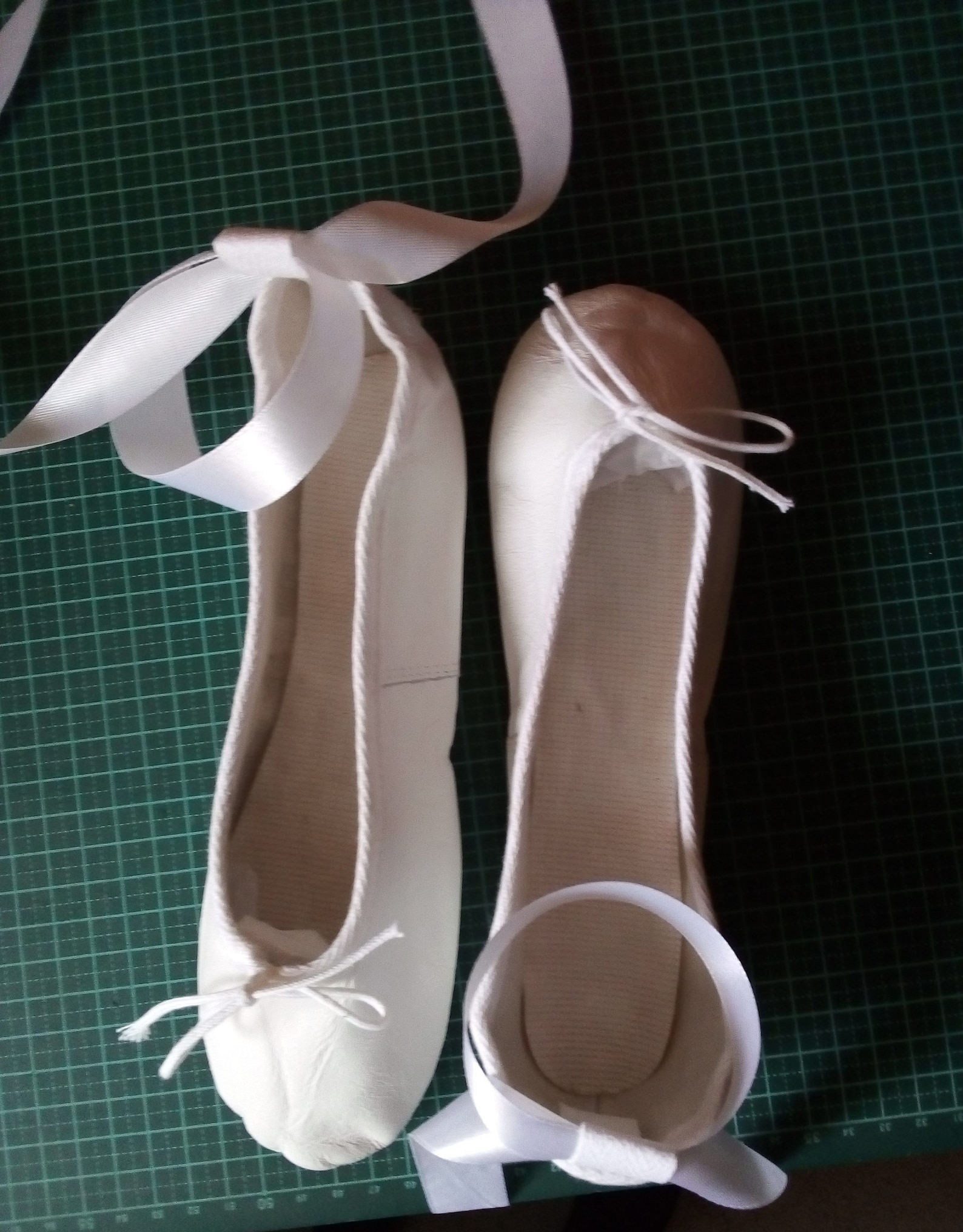 women's white ballet slippers
