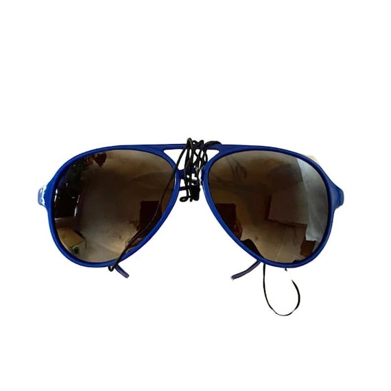 Aviator sunglasses with side shields online