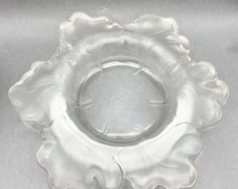 2000s Lalique France Leaf Etched Centerpiece Crystal Bowl