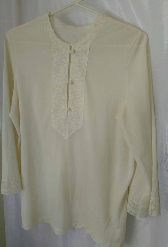 Lounge or Pajama Top Vintage Late Middle to Late 4