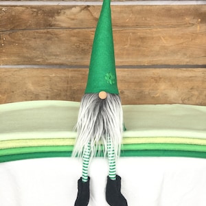 St Patrick's Day Gnome Nisse - ( 9 inch) Kelly Green with Gray/White beard and legs