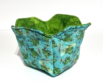 Frog Pint Cozy: Reversible Cotton ice cream and single serving soup/mac and cheese