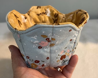 Floral Cotton Pint Cozy: Reversible Cotton ice cream / single serving soup / Mac and cheese / Cereal / Snack Cozy