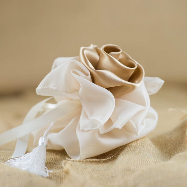 Rosette pouch with tassel - bomboniere/wedding favour