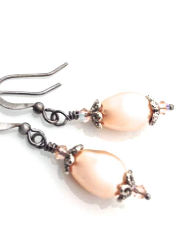 Items similar to Peach Pearl Earrings, Pastel Earring, Peach Bridesmaid