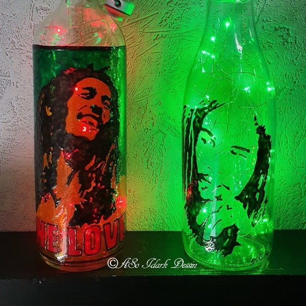 Lampe Bouteille recyclé décoré lumineuse à guirlande LED Lumière d'ambiance Peint à la main unique Portrait Bob Marley One Love Hommage