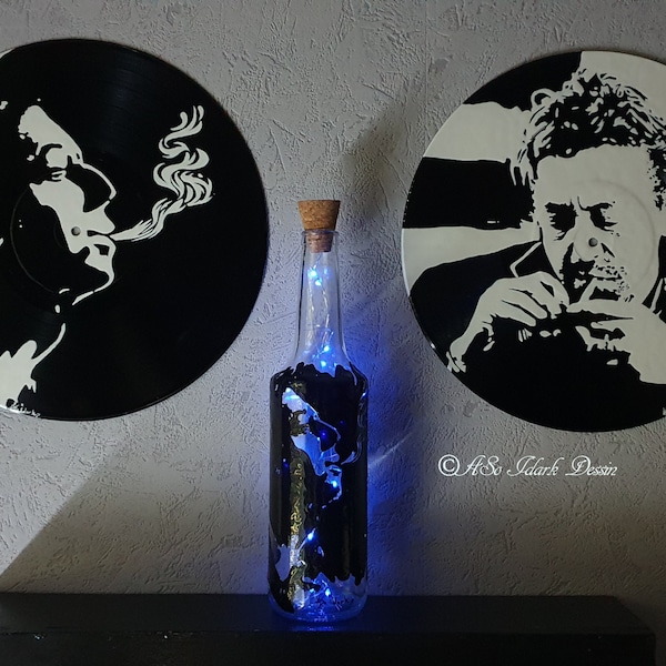 Vinyle recyclé adaptable en horloge mural et bouteille LED portrait pop art Gainsbourg peint a la main déco unique fan noir et blanc