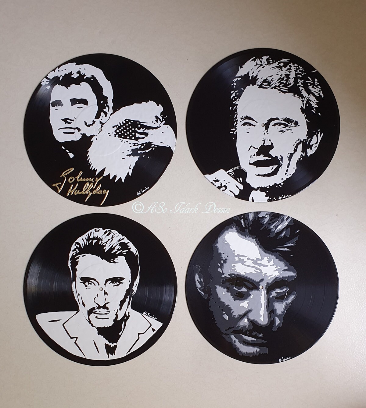 Disque Vinyle 33 Tours Recyclé Adaptable en Horloge Différents Portraits Pop Art de Johnny Hallyday