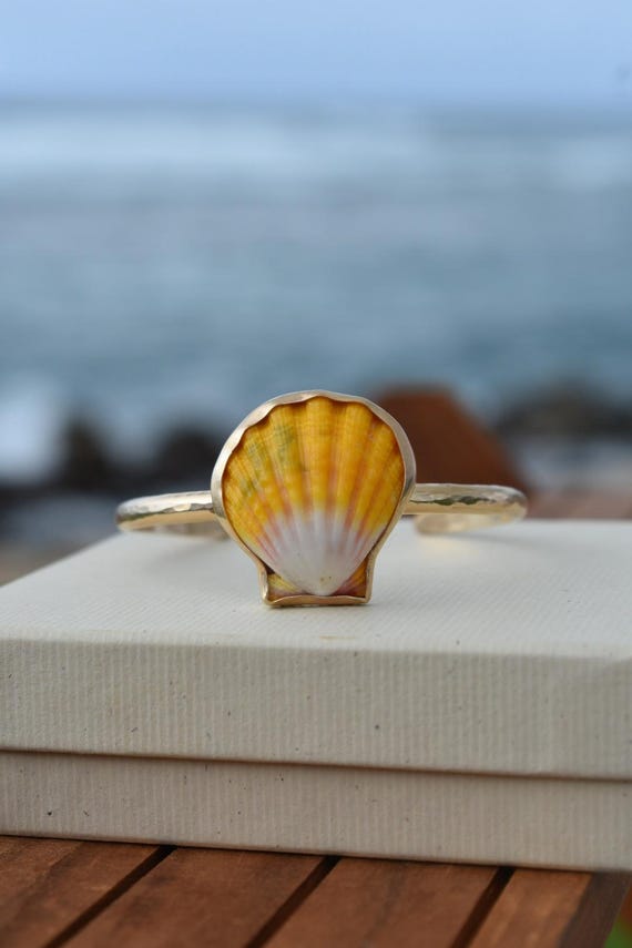 Sunrise shell cuff