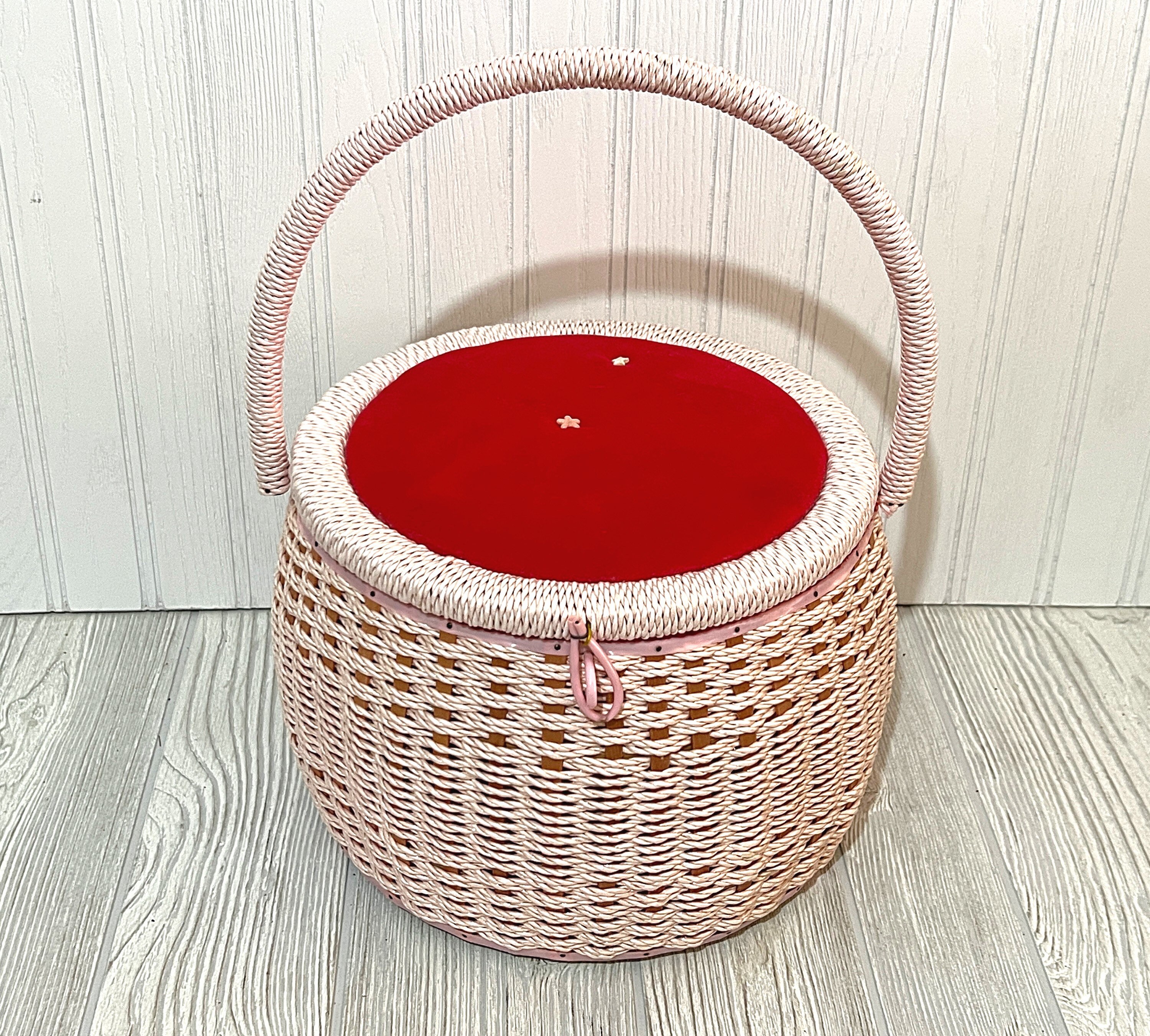 Vintage Wicker Sewing Basket Organizer White Red Storage With Lid Handle  Fashion Designer Haute Couture Pin Cushion Mid Century Mcm - Yahoo Shopping