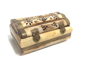 Handmade Bone Horn Gifts Box Modern Jewelry Gifts Box Unique Antique Box Smart Black and White Storage Box