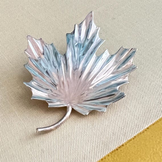 Retired James Avery Sterling Silver Maple Leaf Pin