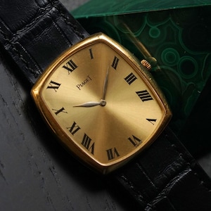 Piaget Cushion Ref. 9741 18k Yellow Gold Manual Wind 29 mm c. 1970s