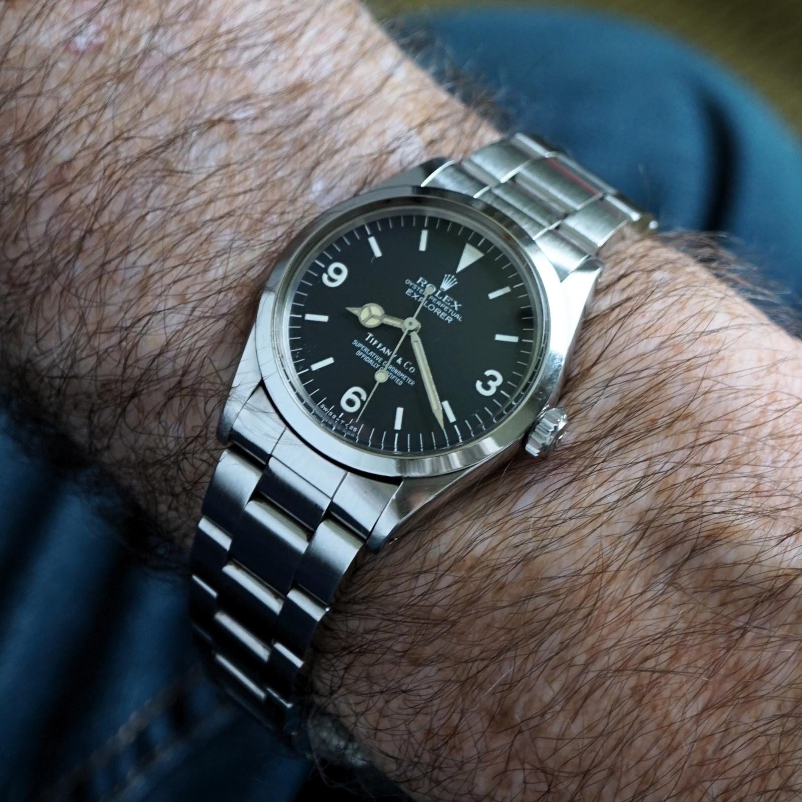 ロレックスの1970年テイファニイとエクスプローラのダブルネームの当時ベルト ロレックス×ティファニーのダブルネームから始まるストーリー | メンズ