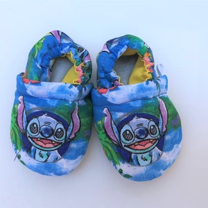 Stitch baby booties