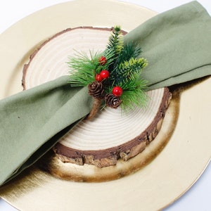 Pack of 6-2 Styles of Napkin rings gift boxed special Edition napkin ring live-like pine needle pine cone berries