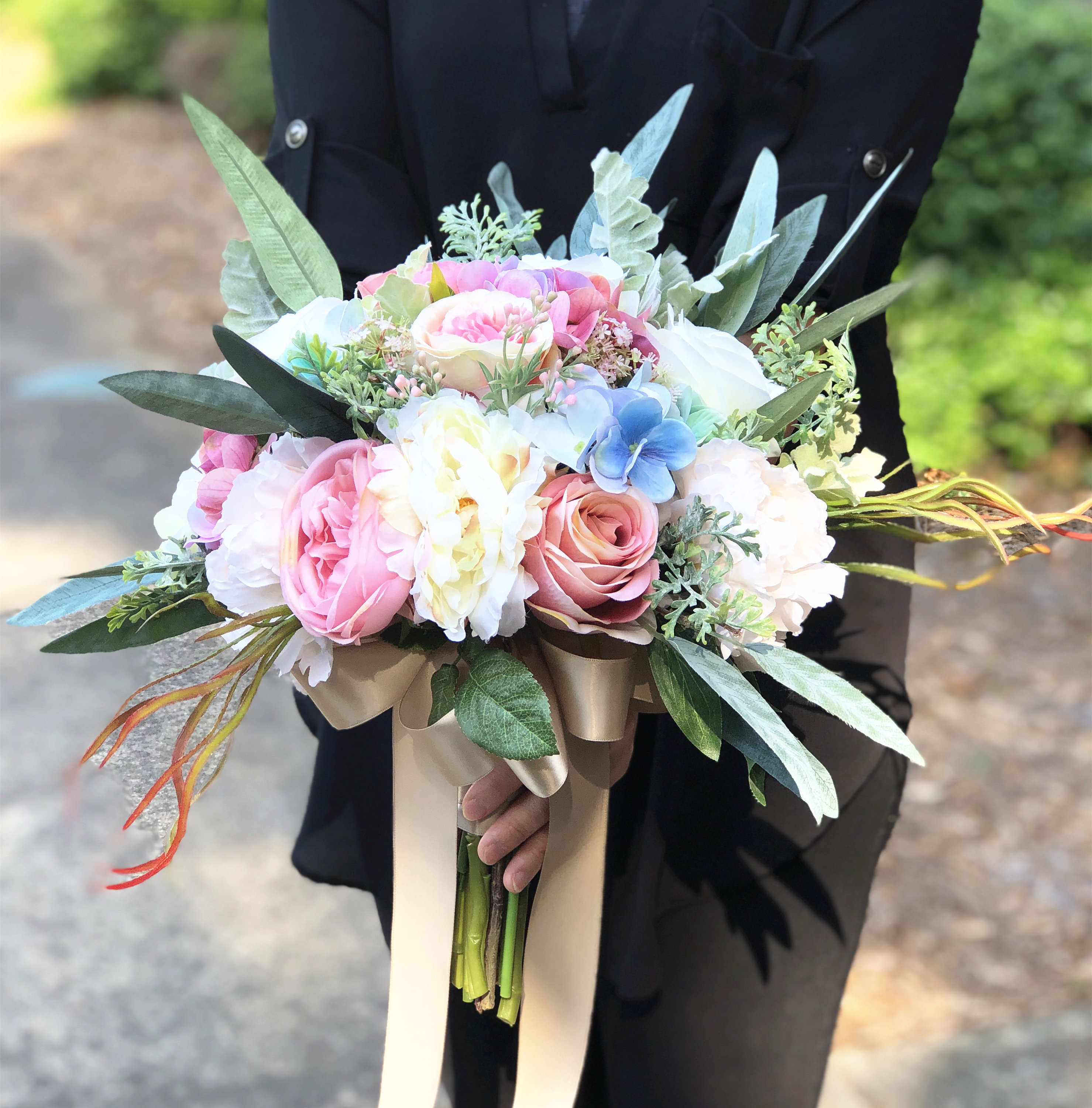 HECHO A MANO EN EE. UU. - Flores de boda rústicas en color rosa ruborizado  marfil con vegetación verde grisácea. Elija ramo, ramilletes o ramilletes.  - Etsy México, image size:2958x3000