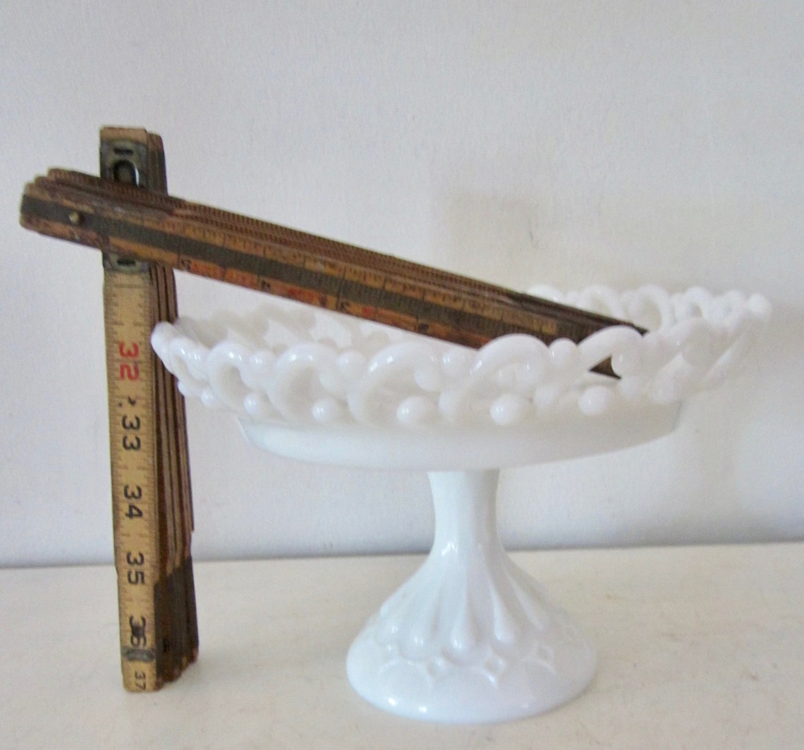 Vintage Milk Glass Fruit Dish Scalloped Top 8 White Etsy
